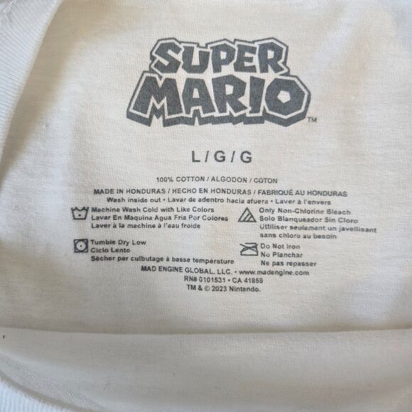 Super Mario Retro Circle T-Shirt - Size Large - Journeys Exclusive - Picture 7 of 9